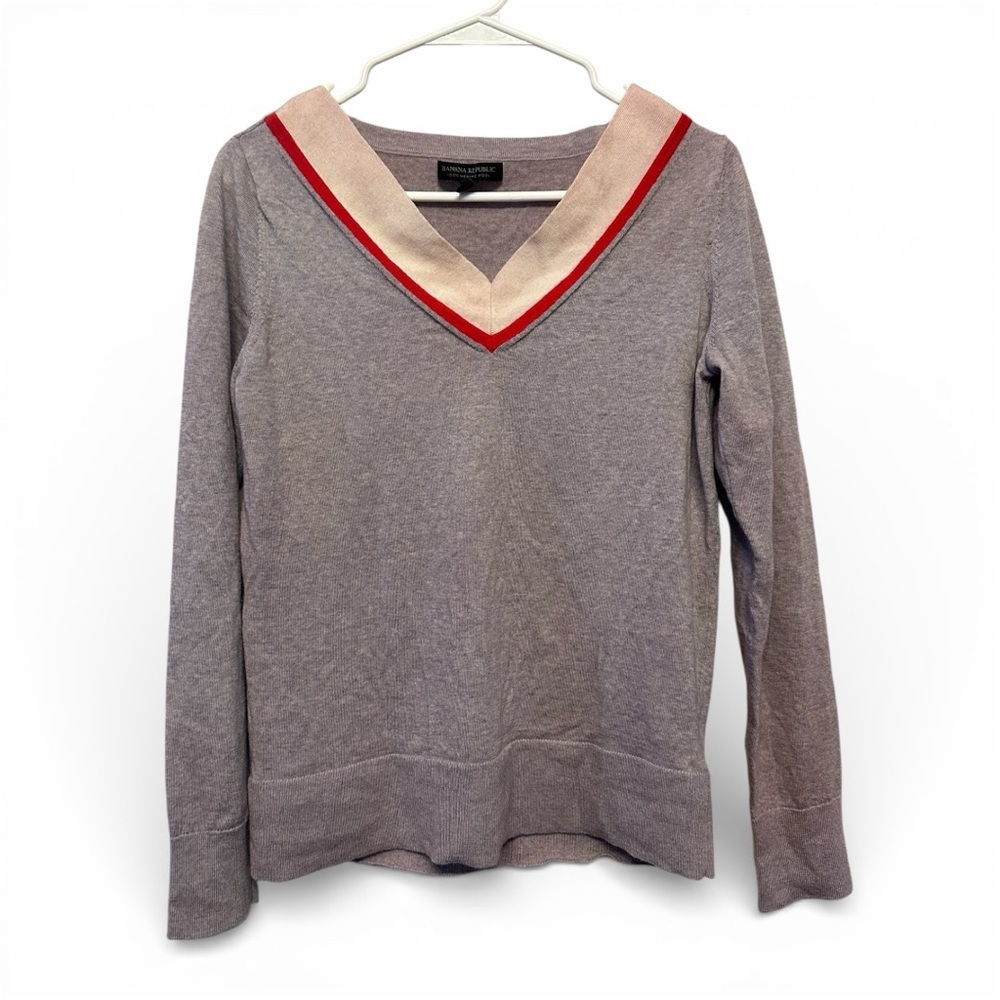 Banana Republic 100% Wool Gray Sweater with Red and Cream Accents Size Medium
